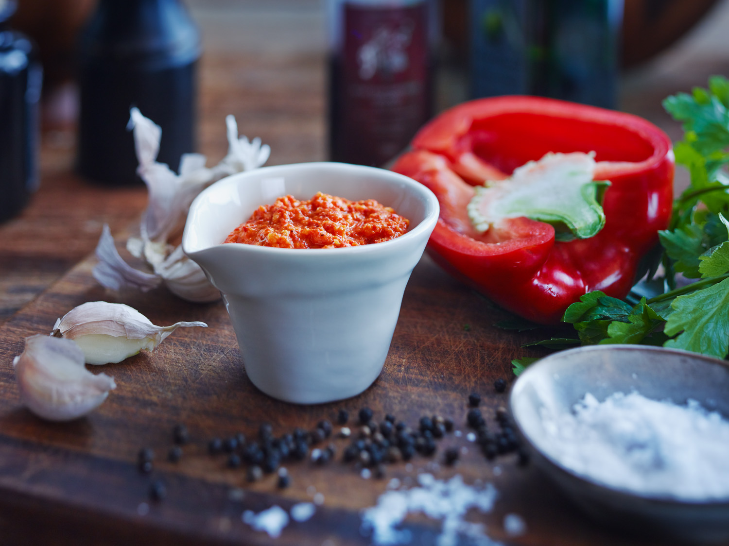 Spanish-style romesco sauce made with Mediterranean olive oil and blended roasted peppers for bold olive oil flavours.